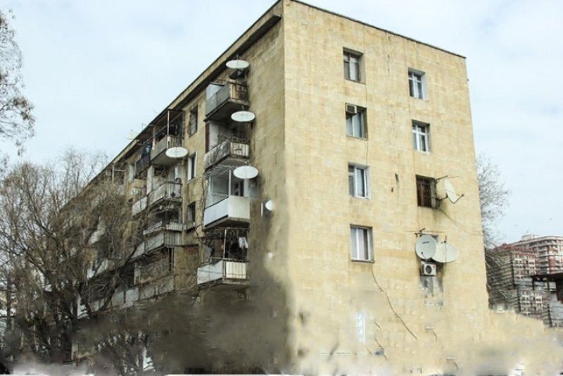 Nizami rayonu keslə qəsəbəsi sadig heyət evi. Хрущевка в Баку. Баку 3 микрорайон. Баку 1 микрорайон. Халглар Достлугу Баку.