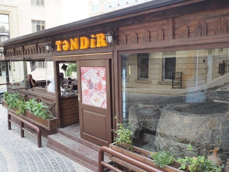 Рыбный ресторан в баку. Рыба в ресторане. Рыбный ресторан в баку. Restoran derya ресторан баку. Баку ресторан фиш гарден.