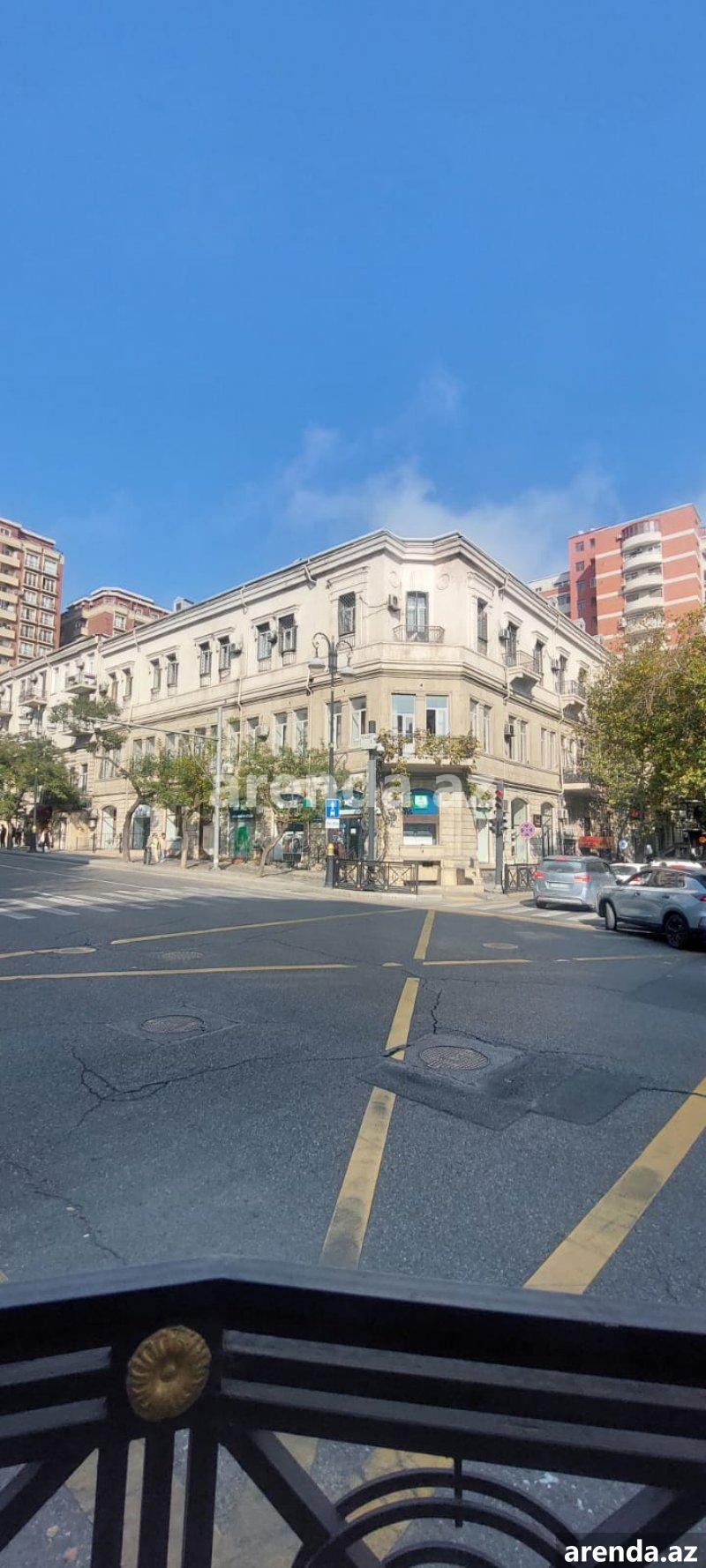 Satılır 3 otaqlı Köhnə Tikili, 28 May metrosu, 28 Mall, Nəsimi rayonu 1 Satılır 3 otaqlı Köhnə Tikili, 28 May metrosu, 28 Mall, Nəsimi rayonu 1