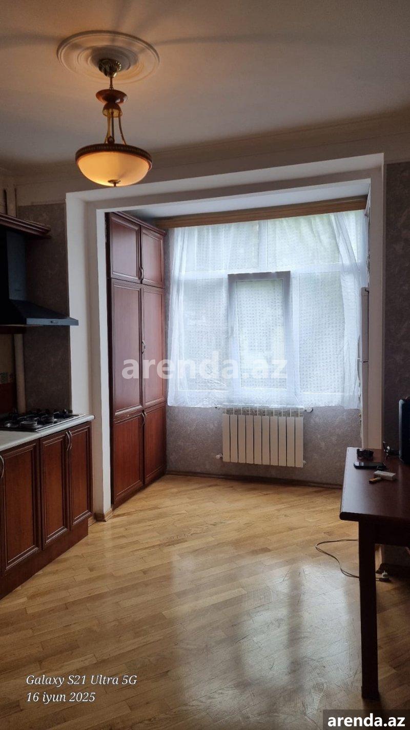 Kirayə (aylıq) 2 otaqlı Köhnə Tikili, Neftçilər metrosu, 8-ci kilometr, Nizami rayonu 12 Kirayə (aylıq) 2 otaqlı Köhnə Tikili, Neftçilər metrosu, 8-ci kilometr, Nizami rayonu 12