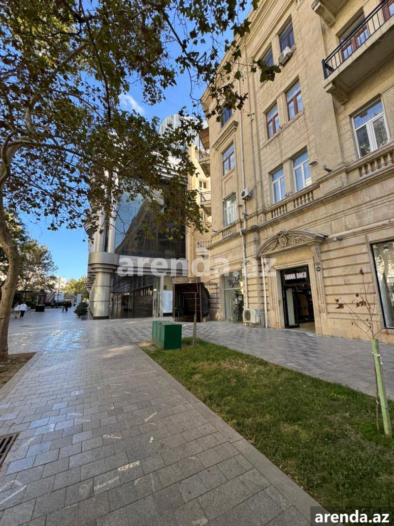 Kirayə (aylıq) 3 otaqlı Köhnə Tikili, Sahil metrosu, Səbail rayonu 3 Kirayə (aylıq) 3 otaqlı Köhnə Tikili, Sahil metrosu, Səbail rayonu 3