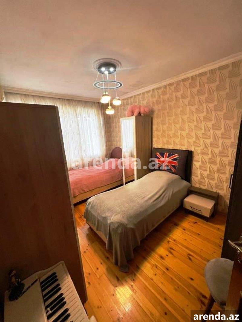 Satılır 3 otaqlı Köhnə Tikili, Qaraçuxur qəs., Suraxanı rayonu 8 Satılır 3 otaqlı Köhnə Tikili, Qaraçuxur qəs., Suraxanı rayonu 8