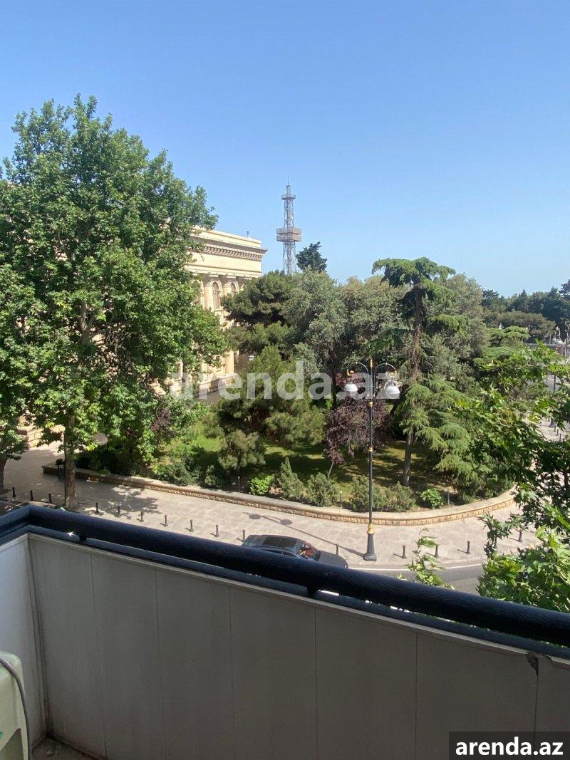 Kirayə (aylıq) 3 otaqlı Yeni Tikili, Sahil metrosu, Xalça Muzeyi, Səbail rayonu 18 Kirayə (aylıq) 3 otaqlı Yeni Tikili, Sahil metrosu, Xalça Muzeyi, Səbail rayonu 18