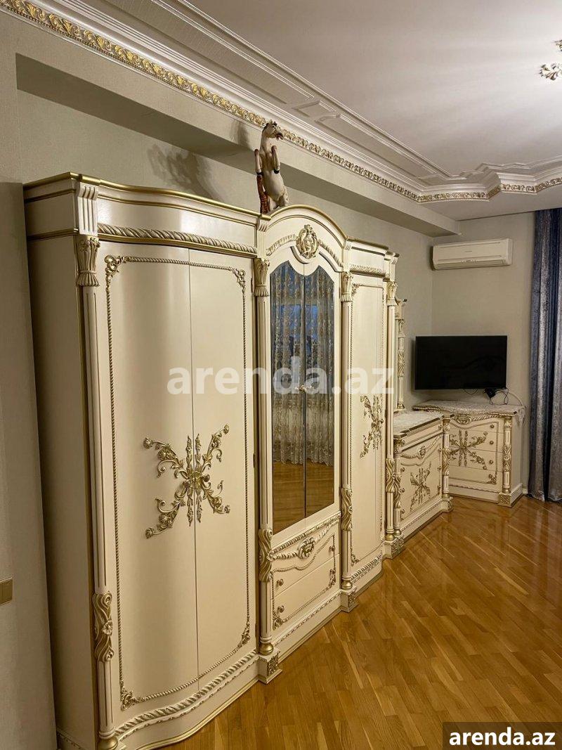 Satılır 4 otaqlı Yeni Tikili, Azadlıq metrosu, 8-ci mikrorayon, Ayna Sultanova heykəli, Binəqədi rayonu 16 Satılır 4 otaqlı Yeni Tikili, Azadlıq metrosu, 8-ci mikrorayon, Ayna Sultanova heykəli, Binəqədi rayonu 16