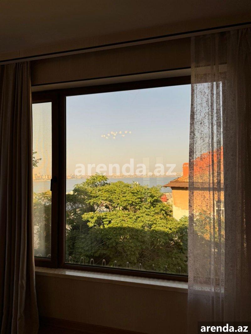 Kirayə (aylıq) 4 otaqlı Köhnə Tikili, Bayıl qəs., Səbail rayonu 11 Kirayə (aylıq) 4 otaqlı Köhnə Tikili, Bayıl qəs., Səbail rayonu 11