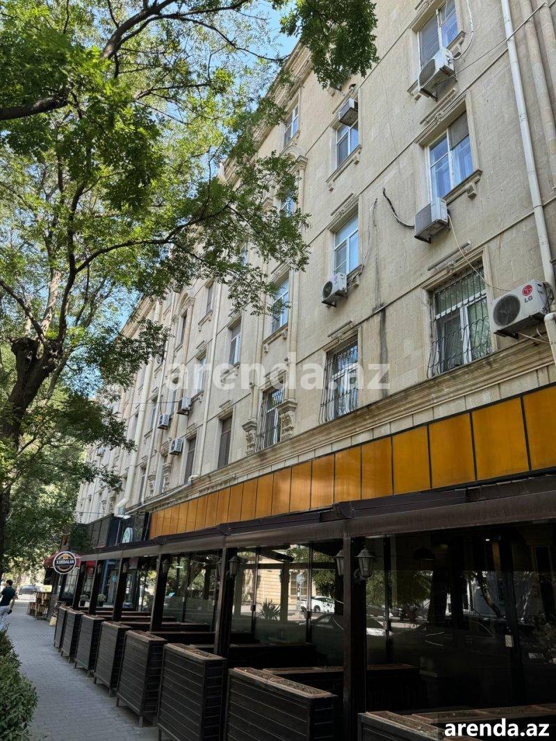 Satılır 2 otaqlı Köhnə Tikili, Elmlər akademiyası metrosu, Hüseyn Cavid parkı, Yasamal rayonu 12 Satılır 2 otaqlı Köhnə Tikili, Elmlər akademiyası metrosu, Hüseyn Cavid parkı, Yasamal rayonu 12