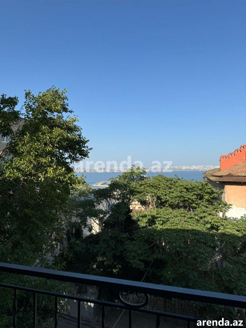 Kirayə (aylıq) 4 otaqlı Köhnə Tikili, Bayıl qəs., Səbail rayonu 10 Kirayə (aylıq) 4 otaqlı Köhnə Tikili, Bayıl qəs., Səbail rayonu 10