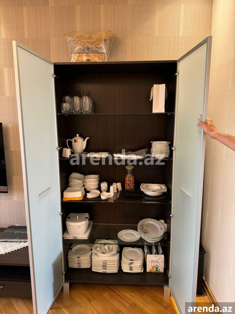 Kirayə (aylıq) 4 otaqlı Köhnə Tikili, Bayıl qəs., Səbail rayonu 4 Kirayə (aylıq) 4 otaqlı Köhnə Tikili, Bayıl qəs., Səbail rayonu 4