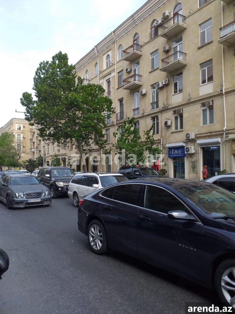 Satılır 3 otaqlı Köhnə Tikili, İçərişəhər metrosu, Səbail rayonu 1 Satılır 3 otaqlı Köhnə Tikili, İçərişəhər metrosu, Səbail rayonu 1