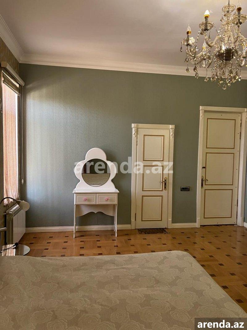 Satılır 8 otaqlı Həyət evi/villa, Badamdar qəs., Səbail rayonu 16
