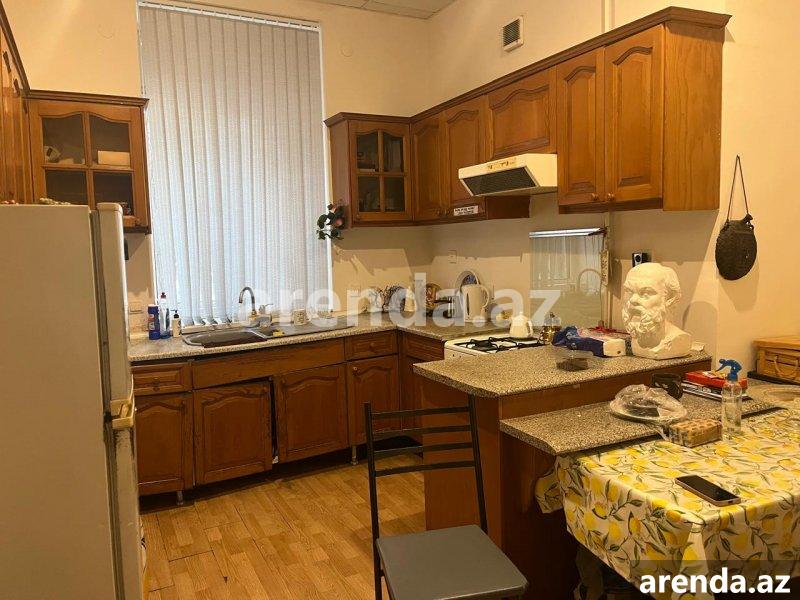 Kirayə (aylıq) 4 otaqlı Ofis, İçərişəhər metrosu, Azneft meydanı, Səbail rayonu 4 Kirayə (aylıq) 4 otaqlı Ofis, İçərişəhər metrosu, Azneft meydanı, Səbail rayonu 4