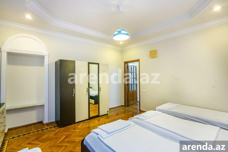 Satılır 6 otaqlı Həyət evi/villa, Badamdar qəs., Səbail rayonu 23