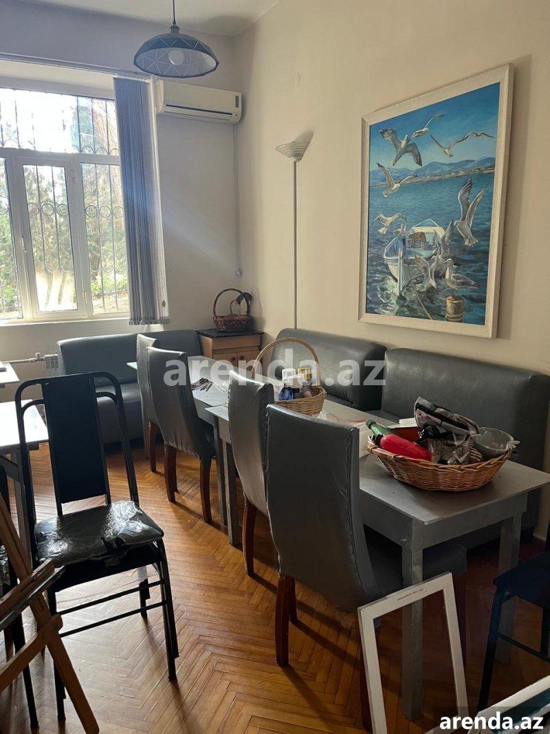 Kirayə (aylıq) 4 otaqlı Ofis, İçərişəhər metrosu, Azneft meydanı, Səbail rayonu 7 Kirayə (aylıq) 4 otaqlı Ofis, İçərişəhər metrosu, Azneft meydanı, Səbail rayonu 7