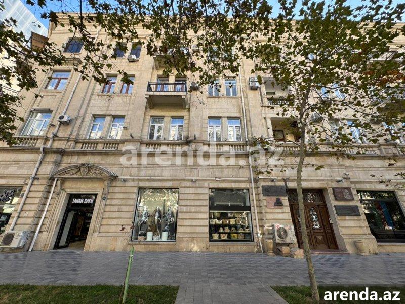 Kirayə (aylıq) 3 otaqlı Köhnə Tikili, Sahil metrosu, Səbail rayonu 4 Kirayə (aylıq) 3 otaqlı Köhnə Tikili, Sahil metrosu, Səbail rayonu 4