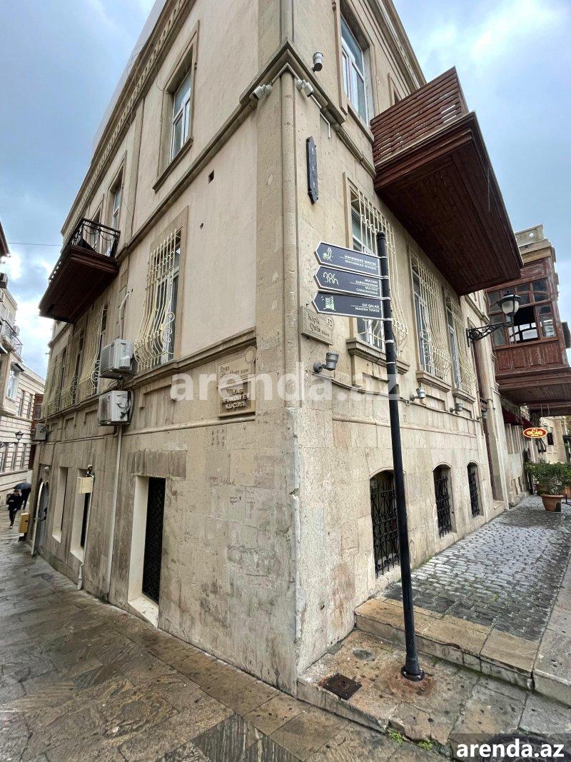 Satılır 4 otaqlı Həyət evi/villa, İçərişəhər metrosu, Səbail rayonu 4 Satılır 4 otaqlı Həyət evi/villa, İçərişəhər metrosu, Səbail rayonu 4