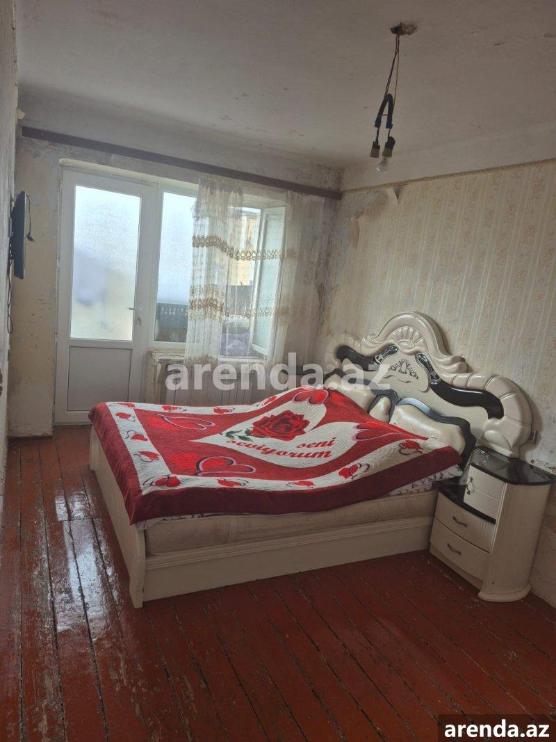 Satılır 4 otaqlı Köhnə Tikili, Hövsan qəs., Suraxanı rayonu 2 Satılır 4 otaqlı Köhnə Tikili, Hövsan qəs., Suraxanı rayonu 2