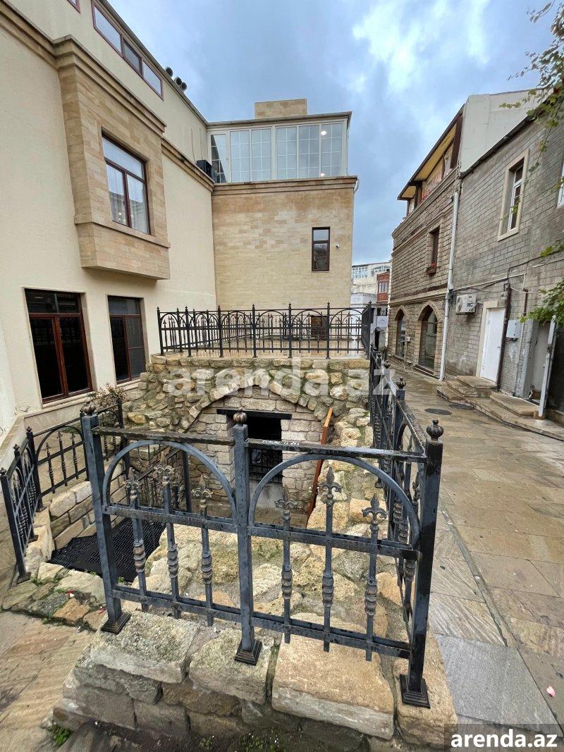 Satılır 4 otaqlı Həyət evi/villa, İçərişəhər metrosu, Səbail rayonu 6 Satılır 4 otaqlı Həyət evi/villa, İçərişəhər metrosu, Səbail rayonu 6