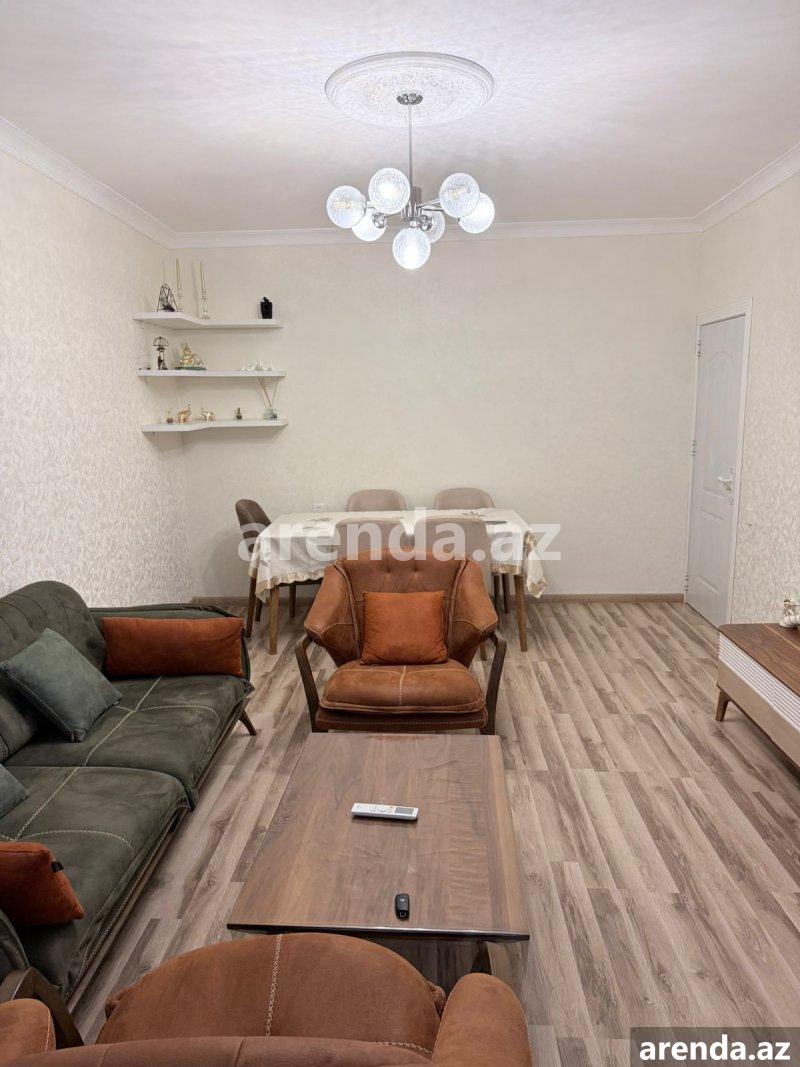 Satılır 3 otaqlı Köhnə Tikili, 10-cu mikrorayon rayonu 1 Satılır 3 otaqlı Köhnə Tikili, 10-cu mikrorayon rayonu 1