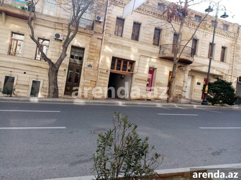 Satılır 4 otaqlı Yeni Tikili, İçərişəhər metrosu, Səbail rayonu 1