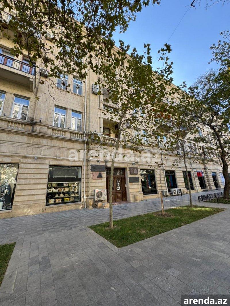 Kirayə (aylıq) 3 otaqlı Köhnə Tikili, Sahil metrosu, Səbail rayonu 1 Kirayə (aylıq) 3 otaqlı Köhnə Tikili, Sahil metrosu, Səbail rayonu 1