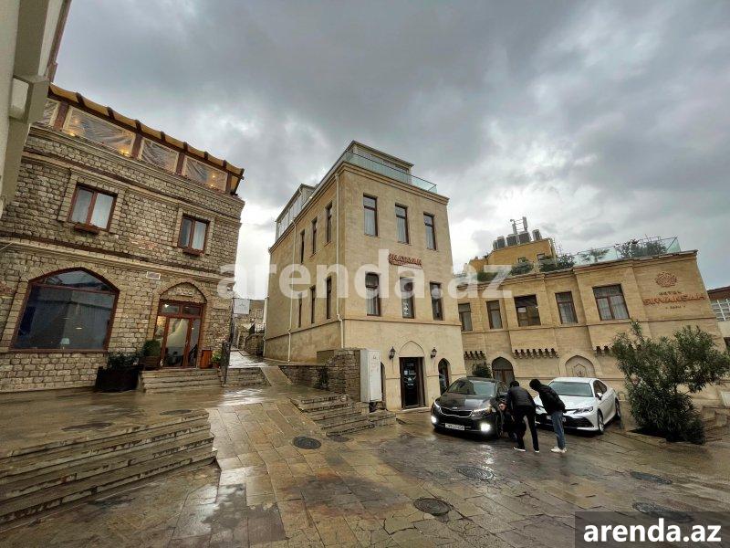 Satılır 4 otaqlı Həyət evi/villa, İçərişəhər metrosu, Səbail rayonu 1 Satılır 4 otaqlı Həyət evi/villa, İçərişəhər metrosu, Səbail rayonu 1