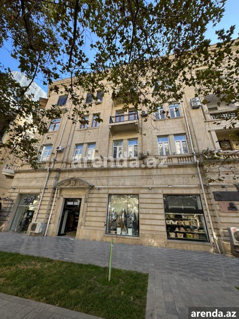 Kirayə (aylıq) 3 otaqlı Köhnə Tikili, Sahil metrosu, Səbail rayonu 28 Kirayə (aylıq) 3 otaqlı Köhnə Tikili, Sahil metrosu, Səbail rayonu 28