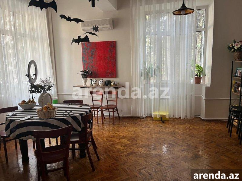 Kirayə (aylıq) 4 otaqlı Ofis, İçərişəhər metrosu, Azneft meydanı, Səbail rayonu 1 Kirayə (aylıq) 4 otaqlı Ofis, İçərişəhər metrosu, Azneft meydanı, Səbail rayonu 1