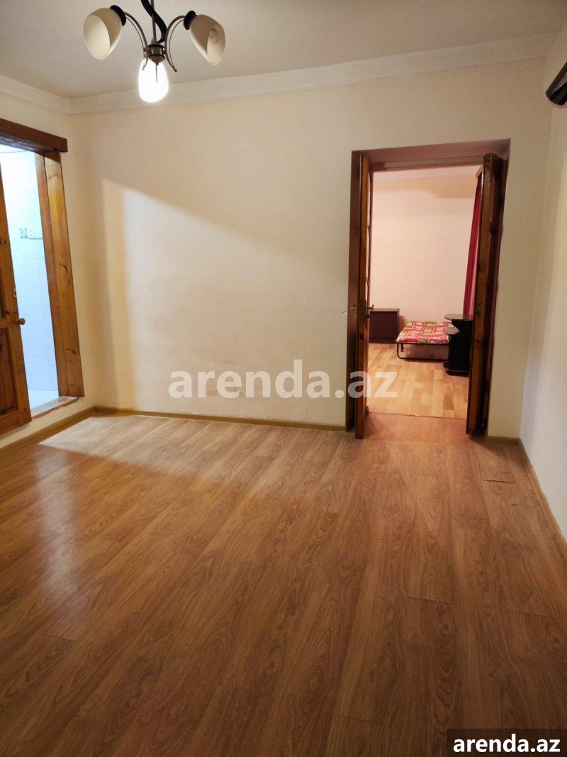Kirayə (aylıq) 3 otaqlı Köhnə Tikili, Bayıl qəs., Səbail rayonu 4 Kirayə (aylıq) 3 otaqlı Köhnə Tikili, Bayıl qəs., Səbail rayonu 4