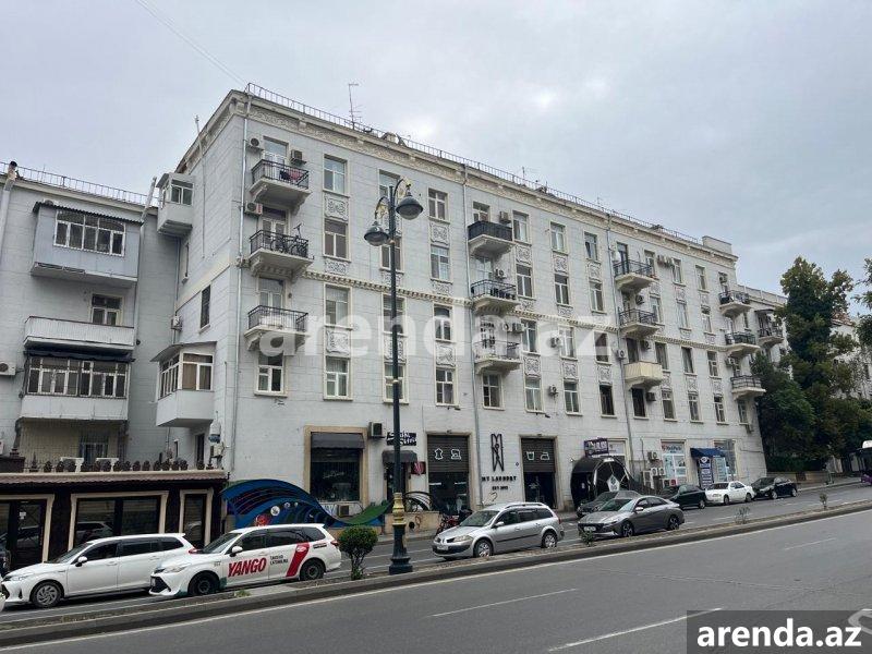 Satılır 3 otaqlı Köhnə Tikili, Gənclik metrosu, Tibb Universiteti, Nəsimi rayonu 10 Satılır 3 otaqlı Köhnə Tikili, Gənclik metrosu, Tibb Universiteti, Nəsimi rayonu 10
