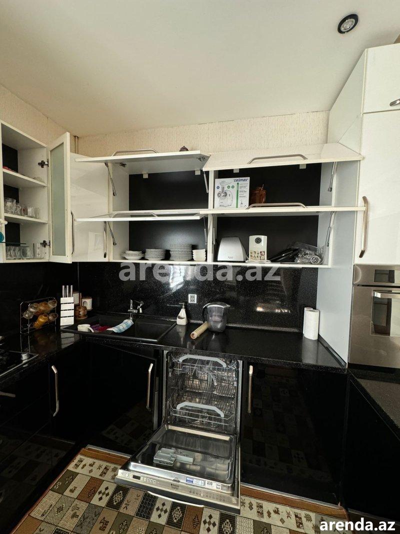 Kirayə (aylıq) 4 otaqlı Köhnə Tikili, Bayıl qəs., Səbail rayonu 3 Kirayə (aylıq) 4 otaqlı Köhnə Tikili, Bayıl qəs., Səbail rayonu 3