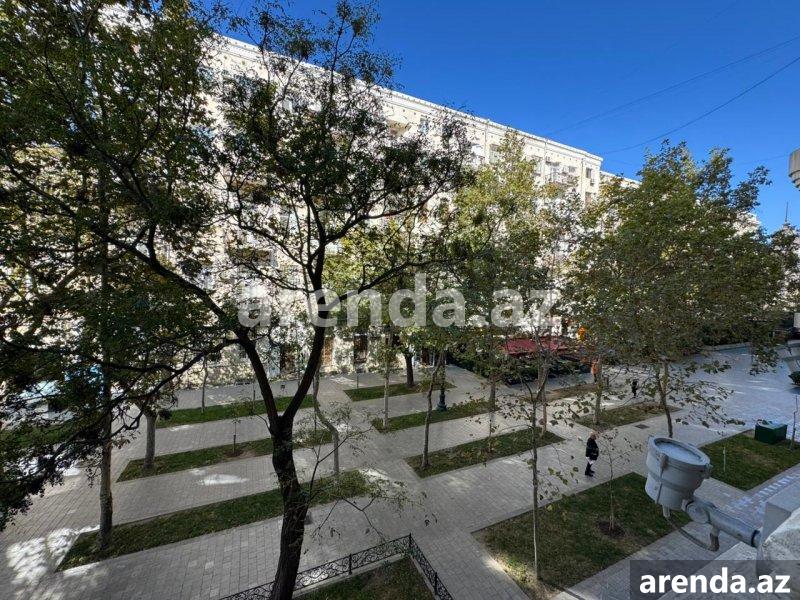 Kirayə (aylıq) 3 otaqlı Köhnə Tikili, Sahil metrosu, Səbail rayonu 25 Kirayə (aylıq) 3 otaqlı Köhnə Tikili, Sahil metrosu, Səbail rayonu 25