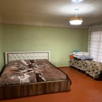 Kirayə (aylıq) 1 otaqlı Həyət evi/villa Oğuz 4