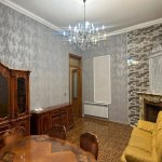 Kirayə (aylıq) 4 otaqlı Köhnə Tikili, Sahil metrosu, Səbail rayonu 1