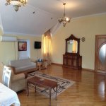 Kirayə (aylıq) 11 otaqlı Həyət evi/villa, Elmlər akademiyası metrosu, Badamdar qəs., Səbail rayonu 16