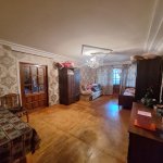 Продажа 2 комнатная Вторичка, 8-ой микрорайон район 1