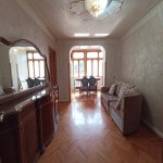Kirayə (aylıq) 3 otaqlı Köhnə Tikili, Elmlər akademiyası metrosu, Yasamal qəs., Yasamal rayonu 1