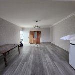 Продажа 2 комнатная Вторичка, 10-й микрорайон район 4