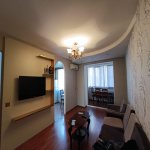 Kirayə (aylıq) 3 otaqlı Köhnə Tikili, Gənclik metrosu, 8-ci mikrorayon, Binəqədi rayonu 1