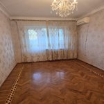 Satılır 4 otaqlı Köhnə Tikili, Azadlıq metrosu, 8-ci mikrorayon, Binəqədi rayonu 2