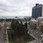 Kirayə (aylıq) 3 otaqlı Köhnə Tikili, Sahil metrosu, Səbail rayonu 1