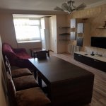 Kirayə (aylıq) 3 otaqlı Köhnə Tikili, Neftçilər metrosu, Bakıxanov qəs., Sabunçu rayonu 1