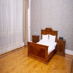 Kirayə (günlük) 8 otaqlı Həyət evi/villa, Elmlər akademiyası metrosu, Badamdar qəs., Səbail rayonu 32