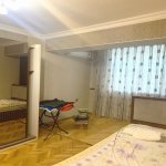 Kirayə (aylıq) 4 otaqlı Köhnə Tikili, Elmlər akademiyası metrosu, Yasamal qəs., Yasamal rayonu 4