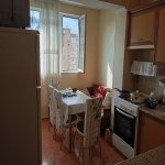 Kirayə (aylıq) 2 otaqlı Köhnə Tikili, 8-ci mikrorayon, Binəqədi rayonu 8