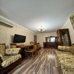 Kirayə (aylıq) 3 otaqlı Köhnə Tikili, Elmlər akademiyası metrosu, Nəsimi rayonu 1