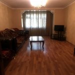 Kirayə (aylıq) 3 otaqlı Köhnə Tikili, Elmlər akademiyası metrosu, Yasamal rayonu 1