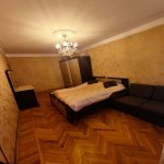 Satılır 4 otaqlı Köhnə Tikili, Memar Əcəmi metrosu, 4-cü mikrorayon, Nəsimi rayonu 12