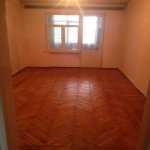 Kirayə (aylıq) 4 otaqlı Köhnə Tikili, Neftçilər metrosu, 8-ci kilometr, Nizami rayonu 1
