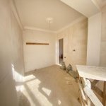 Продажа 2 комнатная Новостройка, İnşaatçılar метро, пос. Йени Ясамал, Ясамал район 5