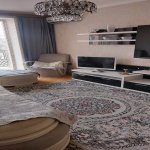 Kirayə (aylıq) 3 otaqlı Köhnə Tikili, İçərişəhər metrosu, Səbail rayonu 1